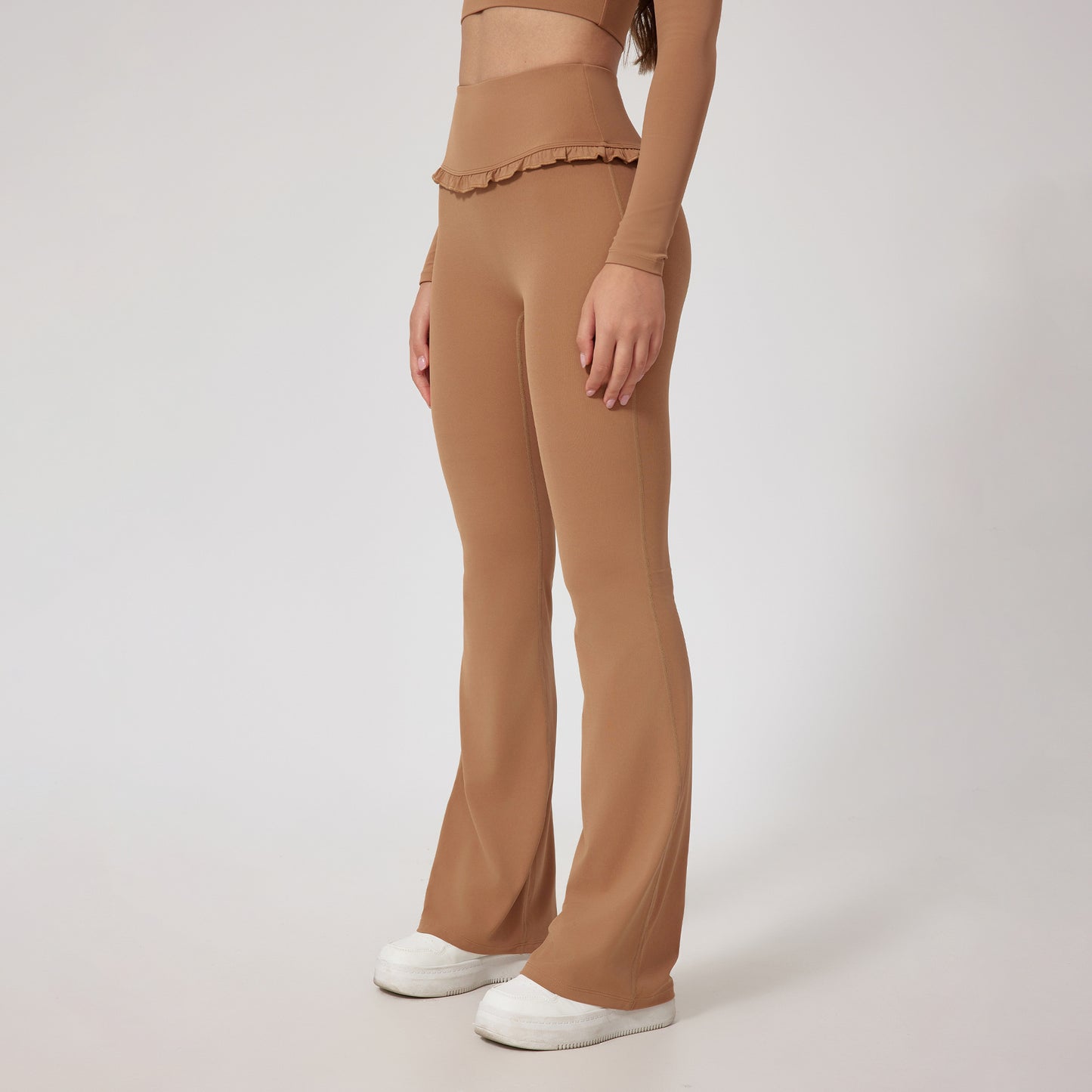 Pantalones de Yoga de Cintura Alta – Realce de Cadera y Encaje con Tacto Nude | XYROSE